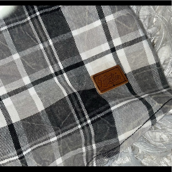 Affliction Hooded Snap Up Tee. L - Picture 7 of 15